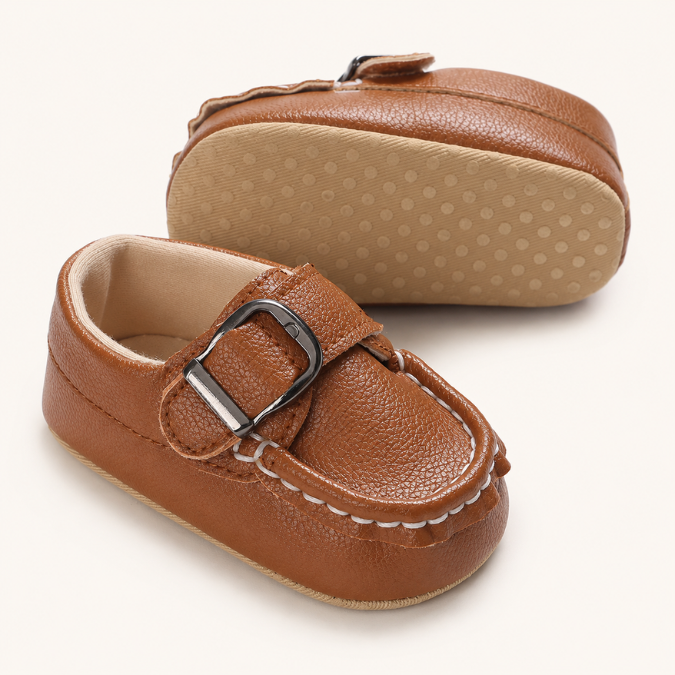 Sapatinho de Bebê Antiderrapante Mocassim Fivela, foto principal do produto