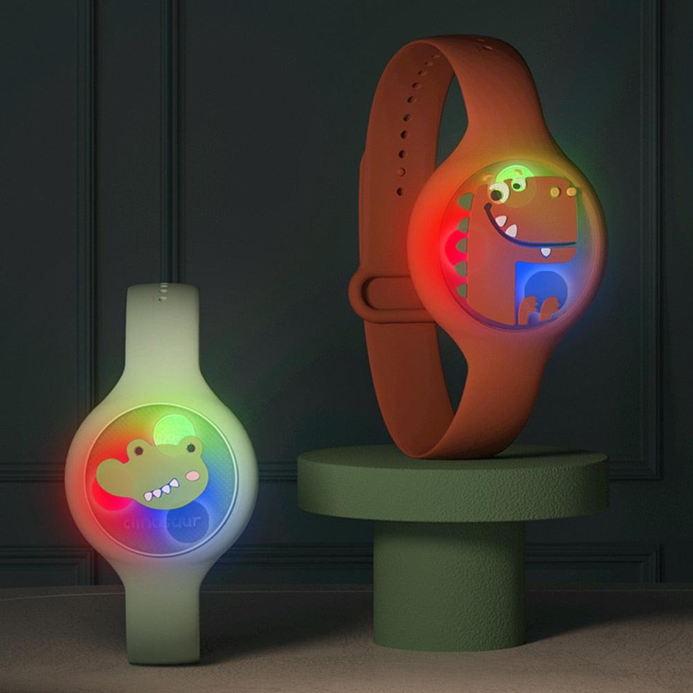 Kit 4 Pulseiras LED Repelente Infantil com Óleos Essenciais - tudoakilo