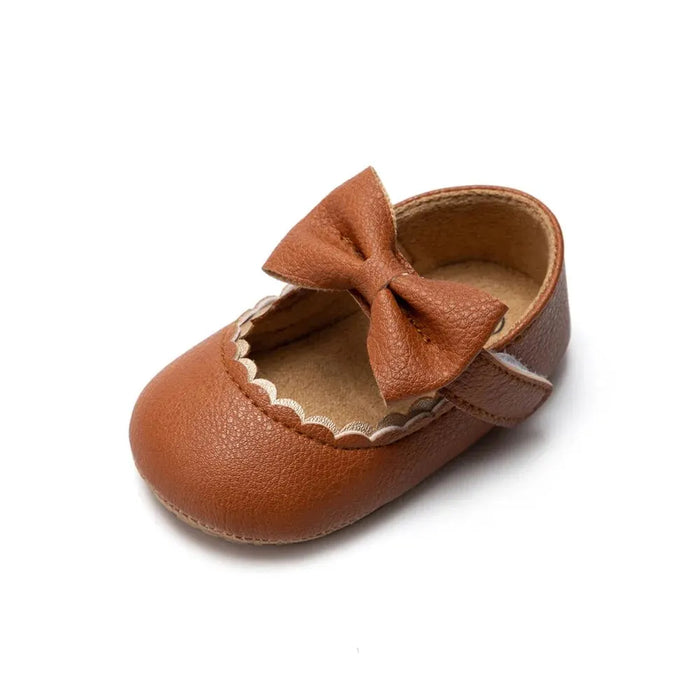 Sapatinho de Bebê Menina cor marrom