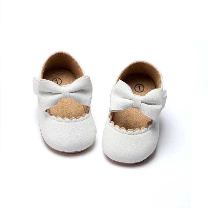 Sapatinho de Bebê Menina cor branco
