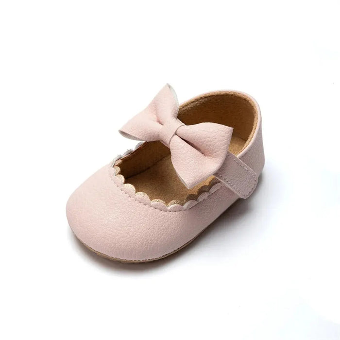 Sapatinho de Bebê Menina cor rosa, par completo