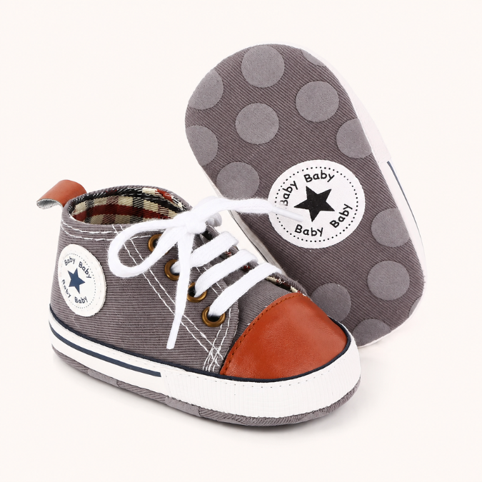 Sapatinho de Bebê Antiderrapante Star Estiloso cor Cinza Tweed, foto principal do produto