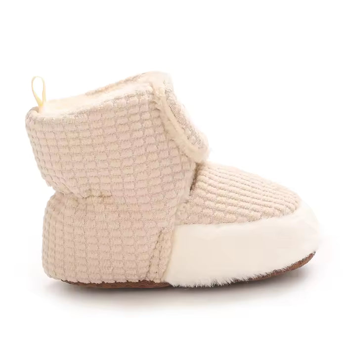 Botinha de Bebê Quentinha Pelúcia Waffle cor creme