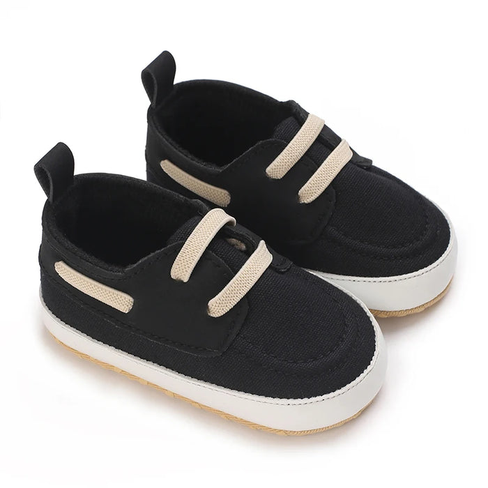 Sapatinho de Bebê Antiderrapante Mocassim Náutico, vista lateral