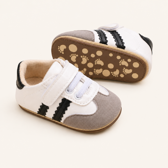 Sapatinho Bebê Sambinha Velcro Antiderrapante, par completo com sola à mostra